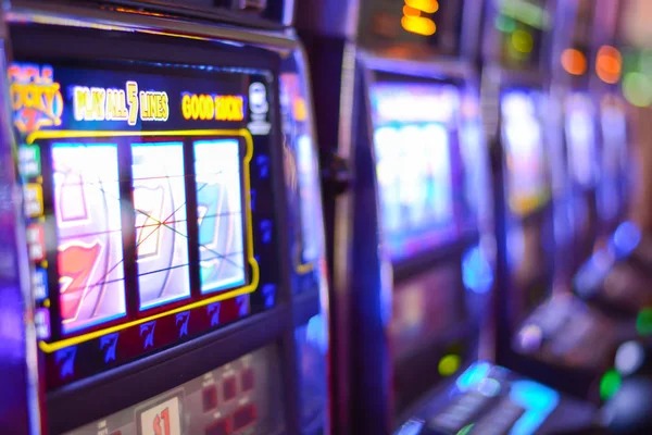 Result confirmation and payout display